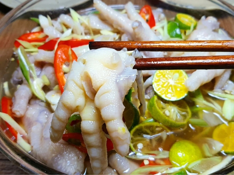 Chân gà sả tắc rút xương đạt chuẩn có vị giòn giòn, chua ngọt đậm đà
