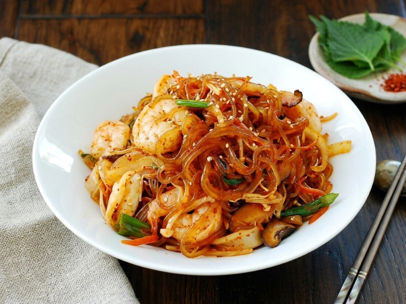 Miến xào hải sản kiểu Hàn Quốc